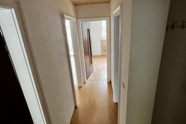 Pronájem bytu 3+1 63 m², Burbacher Markt 14, Saarbrücken Pronájem bytu 3+1 63 m², Burbacher Markt 14, Saarbrücken