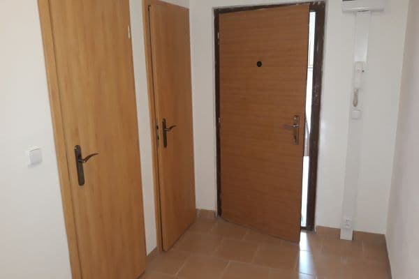 Prodej bytu 2+kk 44 m², V Lázních, Jesenice Prodej bytu 2+kk 44 m², V Lázních, Jesenice