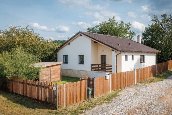 Prodej domu 117 m², pozemek 774 m², Červenohrádecká, Plzeň Prodej domu 117 m², pozemek 774 m², Červenohrádecká, Plzeň
