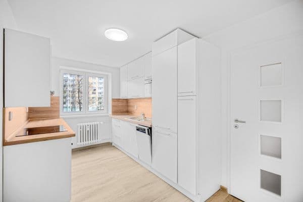 Pronájem bytu 2+1 55 m², Unhošťská, Kladno Pronájem bytu 2+1 55 m², Unhošťská, Kladno