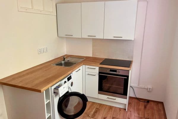 Prodej bytu 1+1 30 m², Kyjevská, Plzeň Prodej bytu 1+1 30 m², Kyjevská, Plzeň