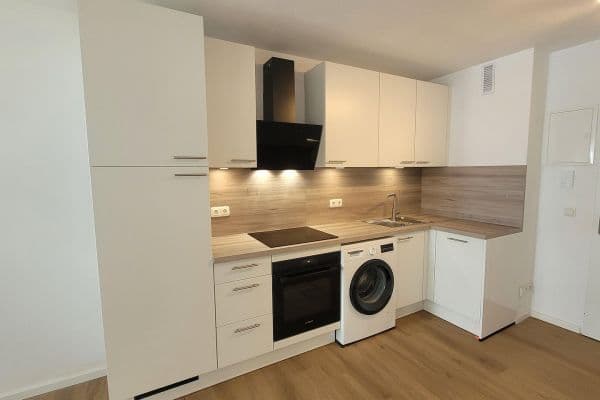 Pronájem bytu 1+1 31 m², Kelheimerstraße 12, München, Bavorsko Pronájem bytu 1+1 31 m², Kelheimerstraße 12, München, Bavorsko