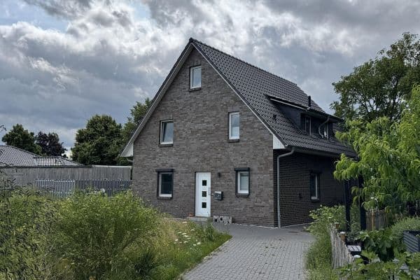 Prodej domu 149 m², pozemek 401 m², Hauptstraße 59b, Groß Wesenberg Prodej domu 149 m², pozemek 401 m², Hauptstraße 59b, Groß Wesenberg