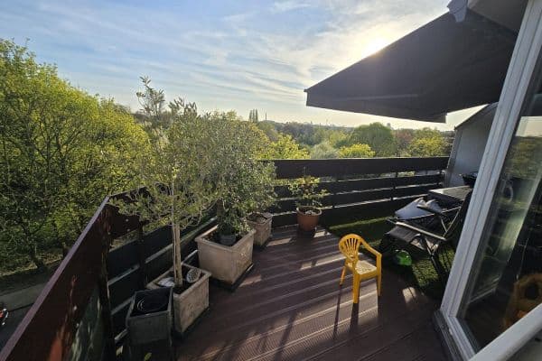 Pronájem bytu 3+1 93 m², Josef-Neuberger-Straße 26, Düsseldorf, Severní Porýní-Vestfálsko Pronájem bytu 3+1 93 m², Josef-Neuberger-Straße 26, Düsseldorf, Severní Porýní-Vestfálsko