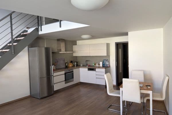 Pronájem bytu 2+kk 50 m², U Libeňského pivovaru, Praha Pronájem bytu 2+kk 50 m², U Libeňského pivovaru, Praha