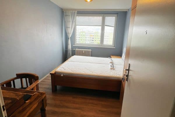 Pronájem bytu 4+kk 13 m², Mezi Školami, Praha Pronájem bytu 4+kk 13 m², Mezi Školami, Praha
