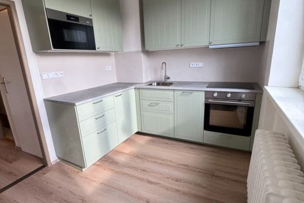 Pronájem bytu 1+1 35 m², Pakoměřická, Praha Pronájem bytu 1+1 35 m², Pakoměřická, Praha