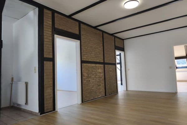 Pronájem bytu 4+1 98 m², Henschelstrasse 3, Wilhelmshaven, Dolní Sasko Pronájem bytu 4+1 98 m², Henschelstrasse 3, Wilhelmshaven, Dolní Sasko