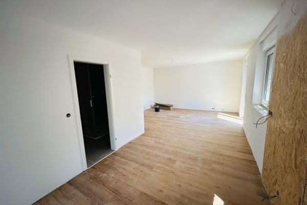 Pronájem bytu 2+1 54 m², Fronbergstraße 4, Kirchheim am Neckar Pronájem bytu 2+1 54 m², Fronbergstraße 4, Kirchheim am Neckar