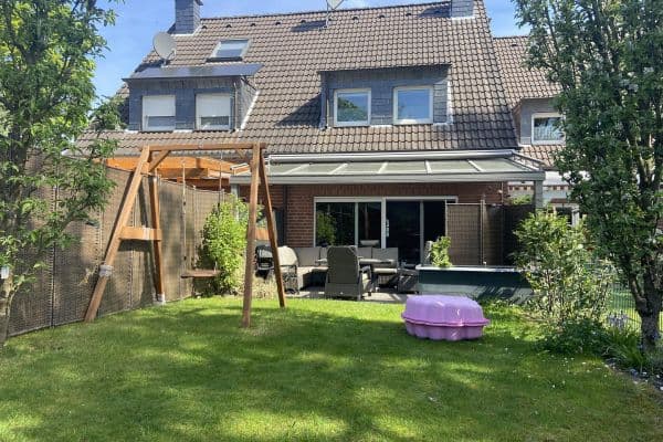 Prodej domu 104 m², pozemek 162 m², Solingen Prodej domu 104 m², pozemek 162 m², Solingen