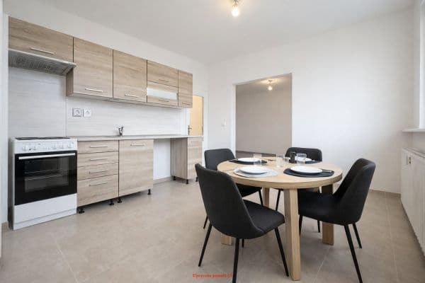 Pronájem bytu 1+kk 35 m², Slovenská, Karviná, Moravskoslezský kraj Pronájem bytu 1+kk 35 m², Slovenská, Karviná, Moravskoslezský kraj
