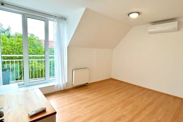 Prodej bytu 3+kk 76 m², Křivoklátská, Praha Prodej bytu 3+kk 76 m², Křivoklátská, Praha