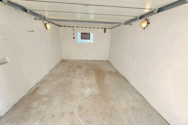 Pronájem garáže 20 m², Buštěhrad Pronájem garáže 20 m², Buštěhrad