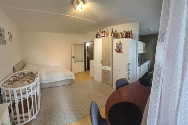 Pronájem bytu 1+kk 26 m², Všehlušická, Slaný Pronájem bytu 1+kk 26 m², Všehlušická, Slaný