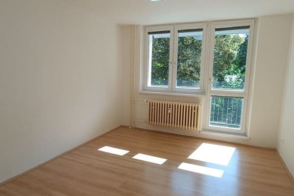 Pronájem bytu 2+1 60 m², Letovická, Brno Pronájem bytu 2+1 60 m², Letovická, Brno