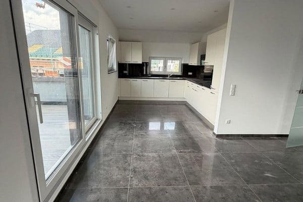 Pronájem bytu 4+1 105 m², Rodenbach Pronájem bytu 4+1 105 m², Rodenbach