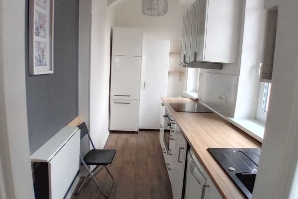 Pronájem bytu 2+1 68 m², Pod Rovinou, Praha Pronájem bytu 2+1 68 m², Pod Rovinou, Praha