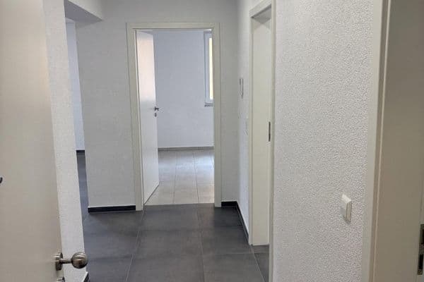 Pronájem bytu 3+1 74 m², Senefelder Straße 4, Pforzheim Pronájem bytu 3+1 74 m², Senefelder Straße 4, Pforzheim