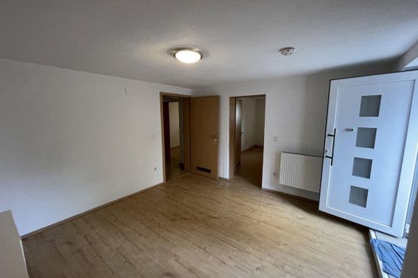 Pronájem bytu 3+1 60 m², Triberger Straße 4, Villingen-Schwenningen Pronájem bytu 3+1 60 m², Triberger Straße 4, Villingen-Schwenningen
