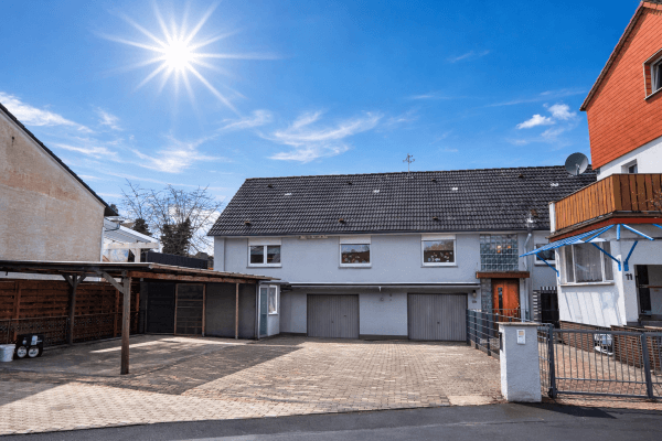 Prodej domu 125 m², pozemek 320 m², Haincherstraße 11, Limeshain Prodej domu 125 m², pozemek 320 m², Haincherstraße 11, Limeshain