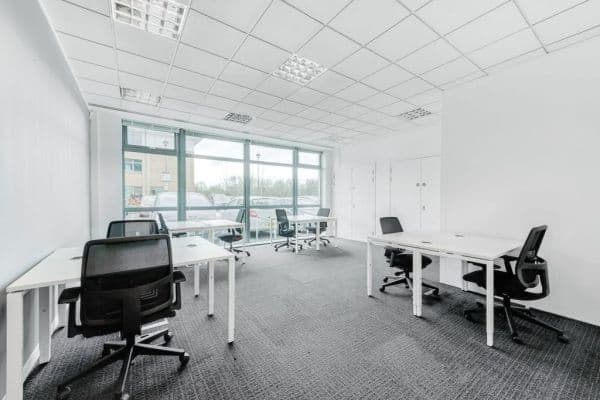 Pronájem kanceláře 25 m², Lomnického, Praha Pronájem kanceláře 25 m², Lomnického, Praha