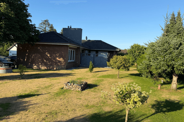 Prodej domu 117 m², pozemek 1.200 m², Am Berge 5a, Regesbostel OT Rahmstorf Prodej domu 117 m², pozemek 1.200 m², Am Berge 5a, Regesbostel OT Rahmstorf
