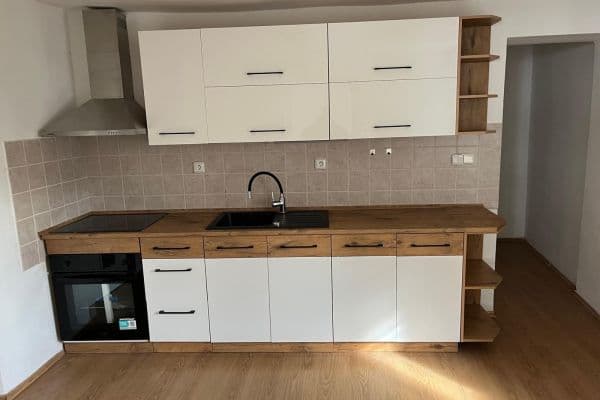Pronájem bytu 1+1 48 m², Ostruhová, Mělník Pronájem bytu 1+1 48 m², Ostruhová, Mělník