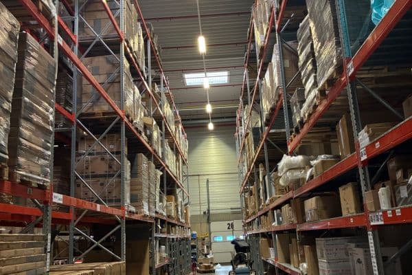 Pronájem nebytového prostoru 550 m², Za Tratí, Chrášťany Pronájem nebytového prostoru 550 m², Za Tratí, Chrášťany