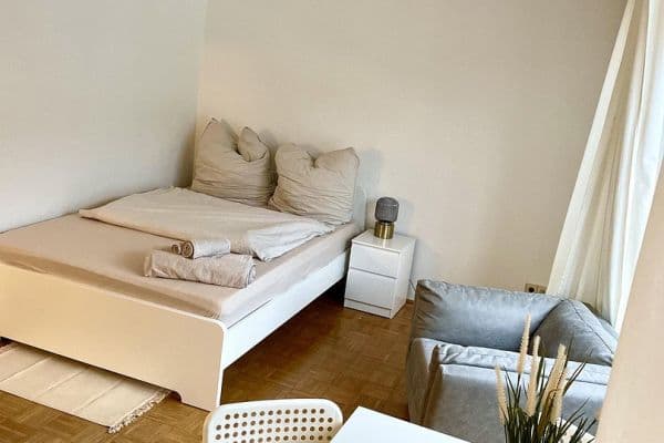 Pronájem bytu 1+1 22 m², Mauritiussteinweg X, Köln Pronájem bytu 1+1 22 m², Mauritiussteinweg X, Köln
