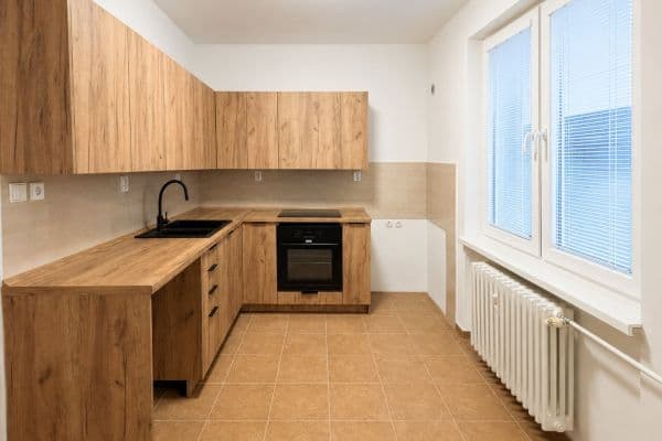 Pronájem bytu 1+1 37 m², V Rybníkách, Smolkov Pronájem bytu 1+1 37 m², V Rybníkách, Smolkov