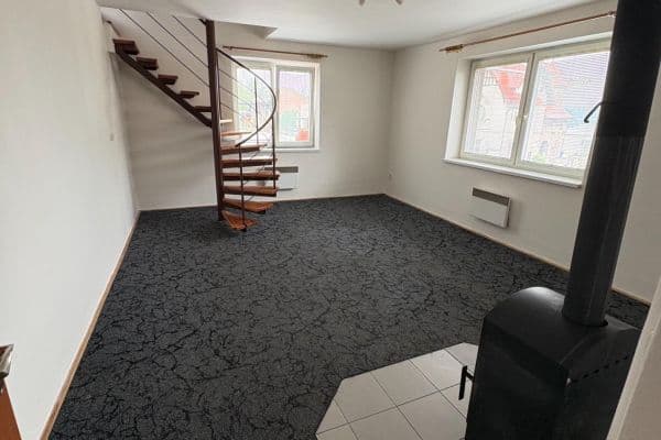 Pronájem bytu 3+1 103 m², Čs. armády, Žamberk Pronájem bytu 3+1 103 m², Čs. armády, Žamberk