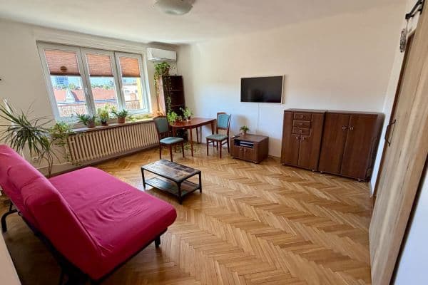 Pronájem bytu 2+1 48 m², Hartigova, Praha Pronájem bytu 2+1 48 m², Hartigova, Praha