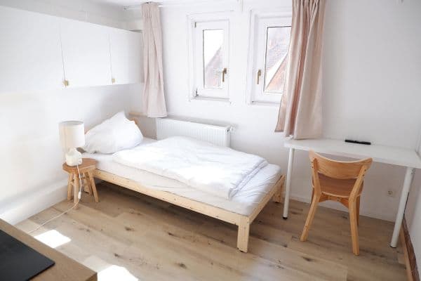 Pronájem bytu 2+1 25 m², Neckarhalde 4, Tübingen Pronájem bytu 2+1 25 m², Neckarhalde 4, Tübingen