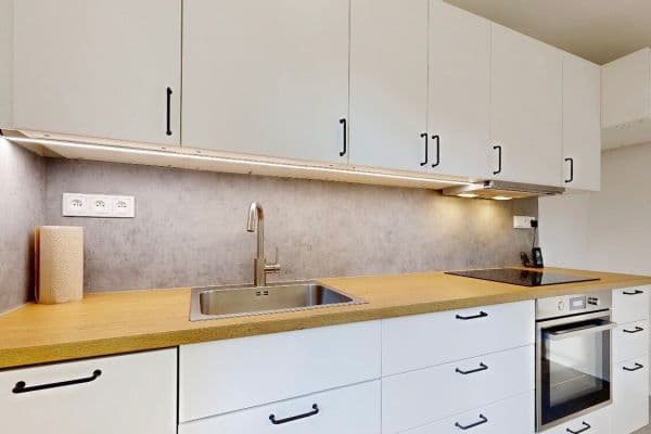 Pronájem bytu 3+1 105 m², Šlikova, Praha Pronájem bytu 3+1 105 m², Šlikova, Praha