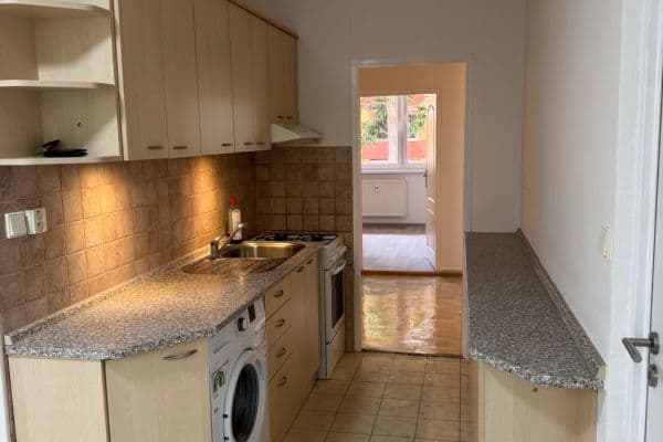 Pronájem bytu 3+1 75 m², Řezáčova, Brno Pronájem bytu 3+1 75 m², Řezáčova, Brno