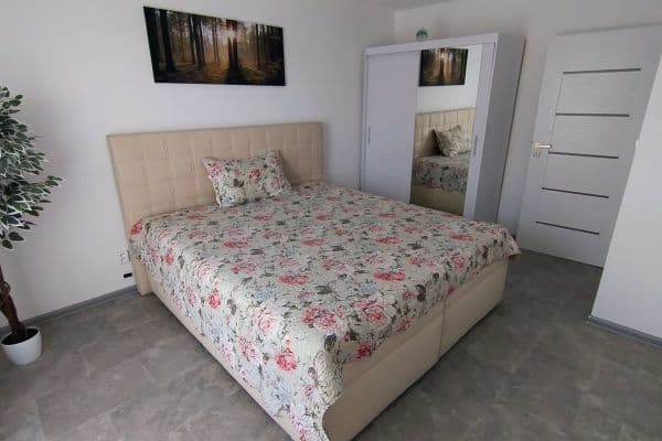 Pronájem bytu 3+1 63 m², Bukovany Pronájem bytu 3+1 63 m², Bukovany