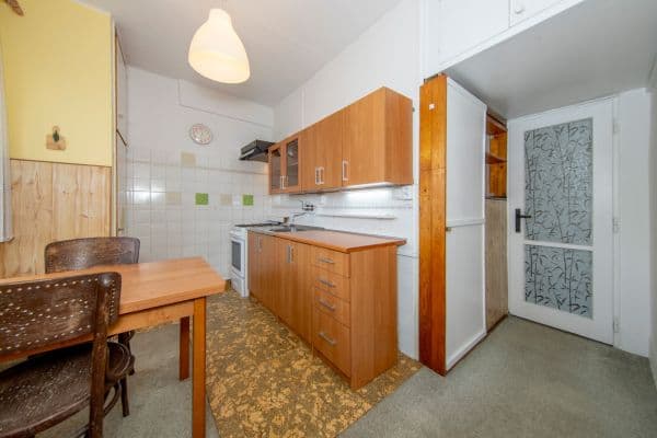 Pronájem bytu 2+1 53 m², Pod Lipami, Praha Pronájem bytu 2+1 53 m², Pod Lipami, Praha
