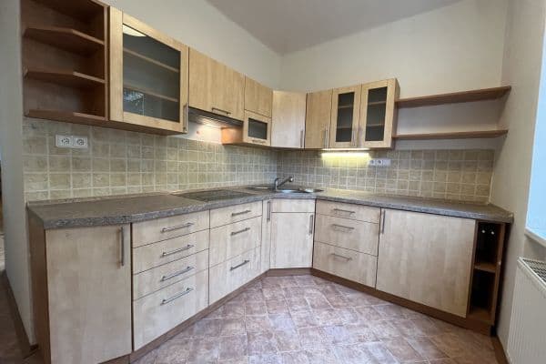 Pronájem bytu 3+1 70 m², Štefánikova, Louny Pronájem bytu 3+1 70 m², Štefánikova, Louny