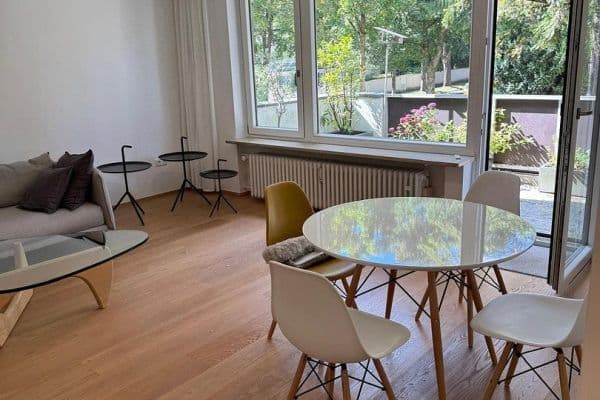 Pronájem bytu 2+1 66 m², Mauerkircherstraße 85, München, Bavorsko Pronájem bytu 2+1 66 m², Mauerkircherstraße 85, München, Bavorsko