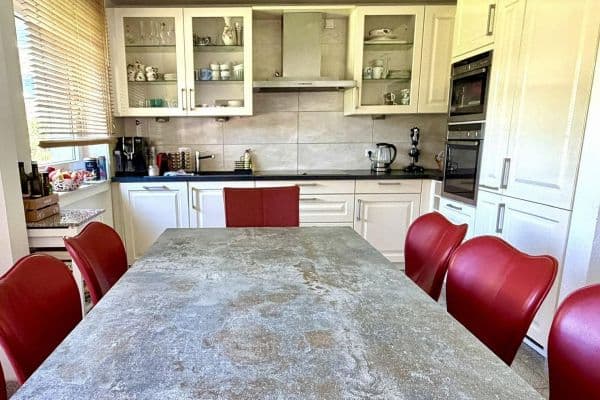 Prodej bytu 3+1 74 m², Hülsmeyerstraße 4, Düsseldorf, Severní Porýní-Vestfálsko Prodej bytu 3+1 74 m², Hülsmeyerstraße 4, Düsseldorf, Severní Porýní-Vestfálsko