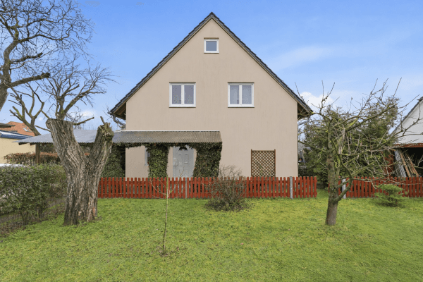 Prodej domu 102 m², pozemek 420 m², Berlin, Berlín Prodej domu 102 m², pozemek 420 m², Berlin, Berlín