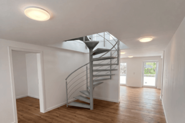 Pronájem bytu 6+kk 150 m², Reisachstraße 8, Pliezhausen Pronájem bytu 6+kk 150 m², Reisachstraße 8, Pliezhausen