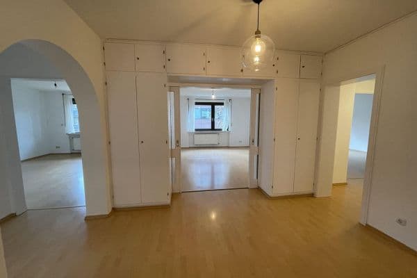 Pronájem bytu 4+1 120 m², Wiesenau 21, Frankfurt am Main, Hessen Pronájem bytu 4+1 120 m², Wiesenau 21, Frankfurt am Main, Hessen