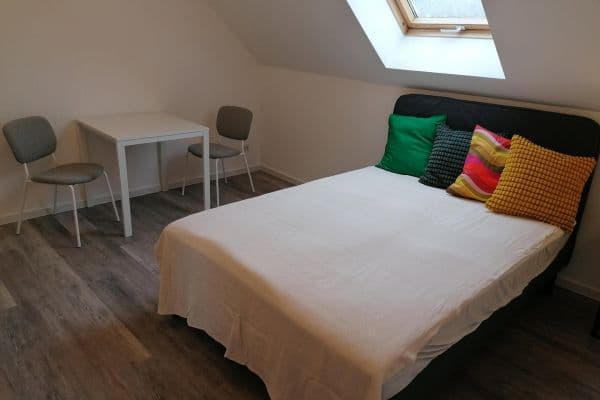 Pronájem bytu 5+1 105 m², Birkenbergstr., Leverkusen Pronájem bytu 5+1 105 m², Birkenbergstr., Leverkusen