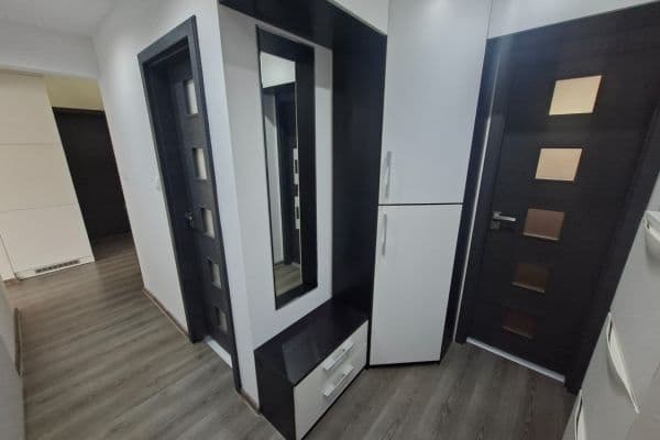 Pronájem bytu 3+1 75 m², Víta Nejedlého, Chrudim Pronájem bytu 3+1 75 m², Víta Nejedlého, Chrudim