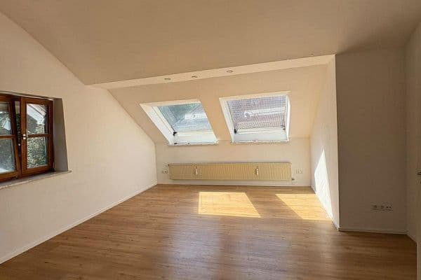 Pronájem bytu 4+1 88 m², Landshut Pronájem bytu 4+1 88 m², Landshut