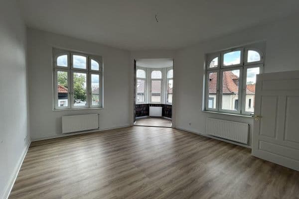 Pronájem bytu 4+1 188 m², Friedrichstraße 7, Ludwigshafen Pronájem bytu 4+1 188 m², Friedrichstraße 7, Ludwigshafen