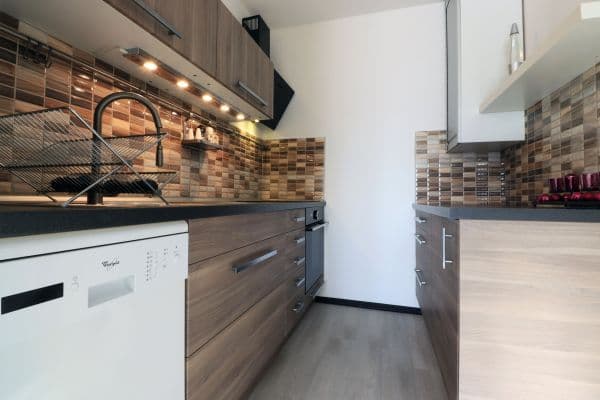 Pronájem bytu 2+kk 43 m², Tovární, Beroun Pronájem bytu 2+kk 43 m², Tovární, Beroun
