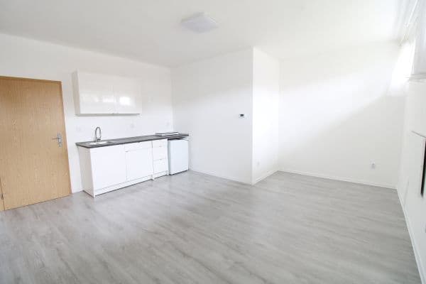 Pronájem bytu 1+kk 31 m², Obecní, Chyňava Pronájem bytu 1+kk 31 m², Obecní, Chyňava