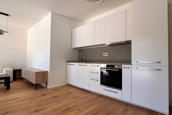 Pronájem bytu 2+kk 52 m², U Komína, Praha Pronájem bytu 2+kk 52 m², U Komína, Praha
